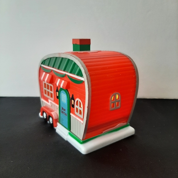 Cobblestone Corners RV Camper Figurine LED 4" Christmas Village Home Decor - Picture 2 of 12